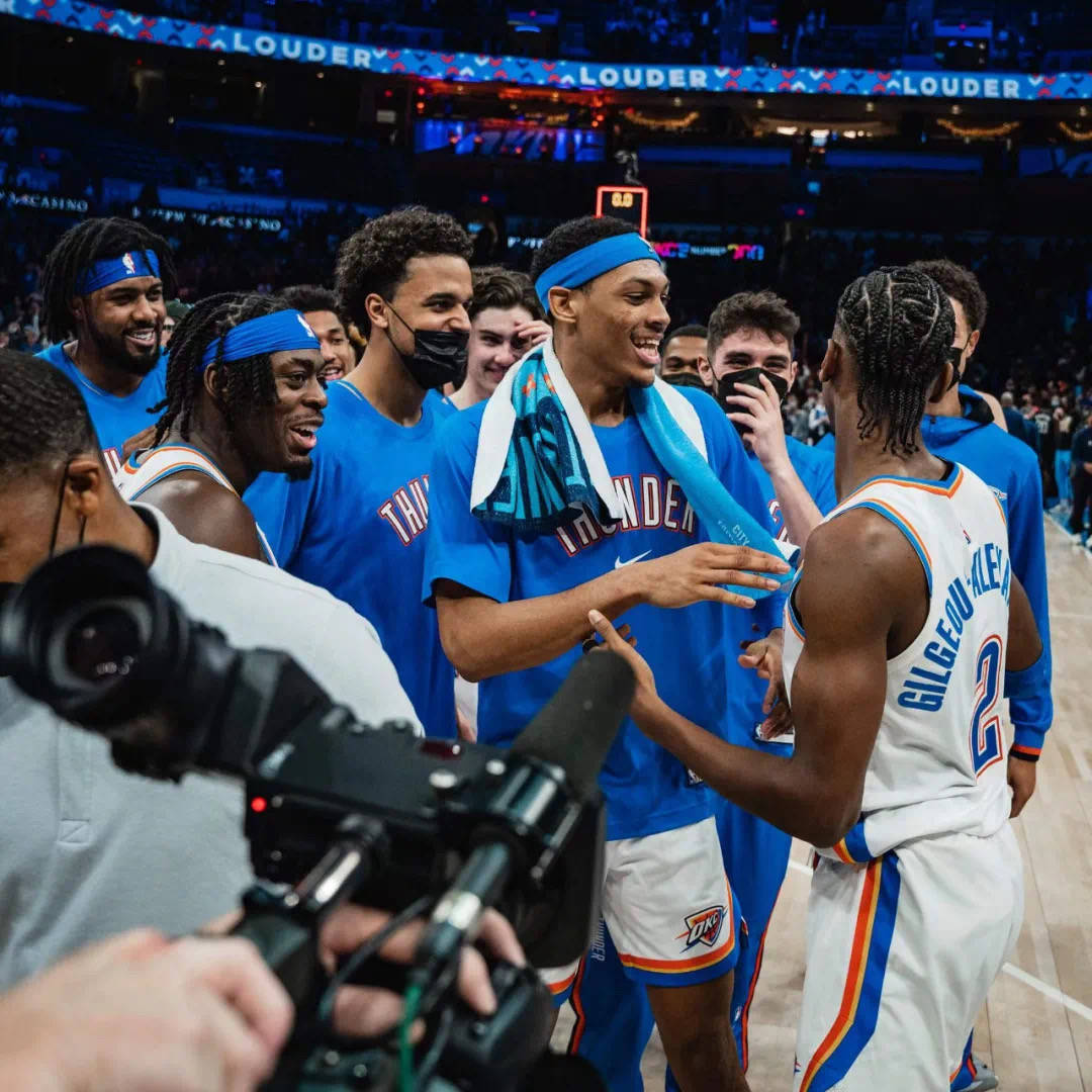 友博链接 -赛地聚焦——全明星赛加时末段热度飙升；俄克拉荷马雷霆绝杀压哨；引发热议；医务组通报恢复的简单介绍