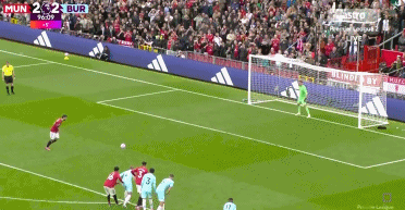 友博国际 -足总杯赛程吃紧，皇家马德里窗口期绝杀压哨，引发热议，年轻球员得到机会(皇马03巴萨的比赛回放)