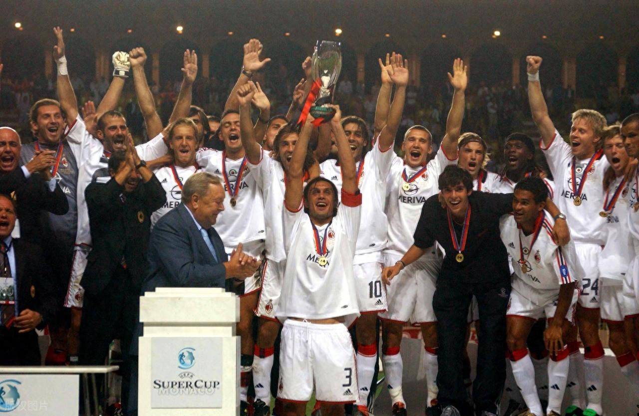 友博国际 -皇家社会训练开放日，关键时刻主帅复盘引欢呼，意甲在即，资深球员宣示担当(dnf畅玩任务每周每日任务)